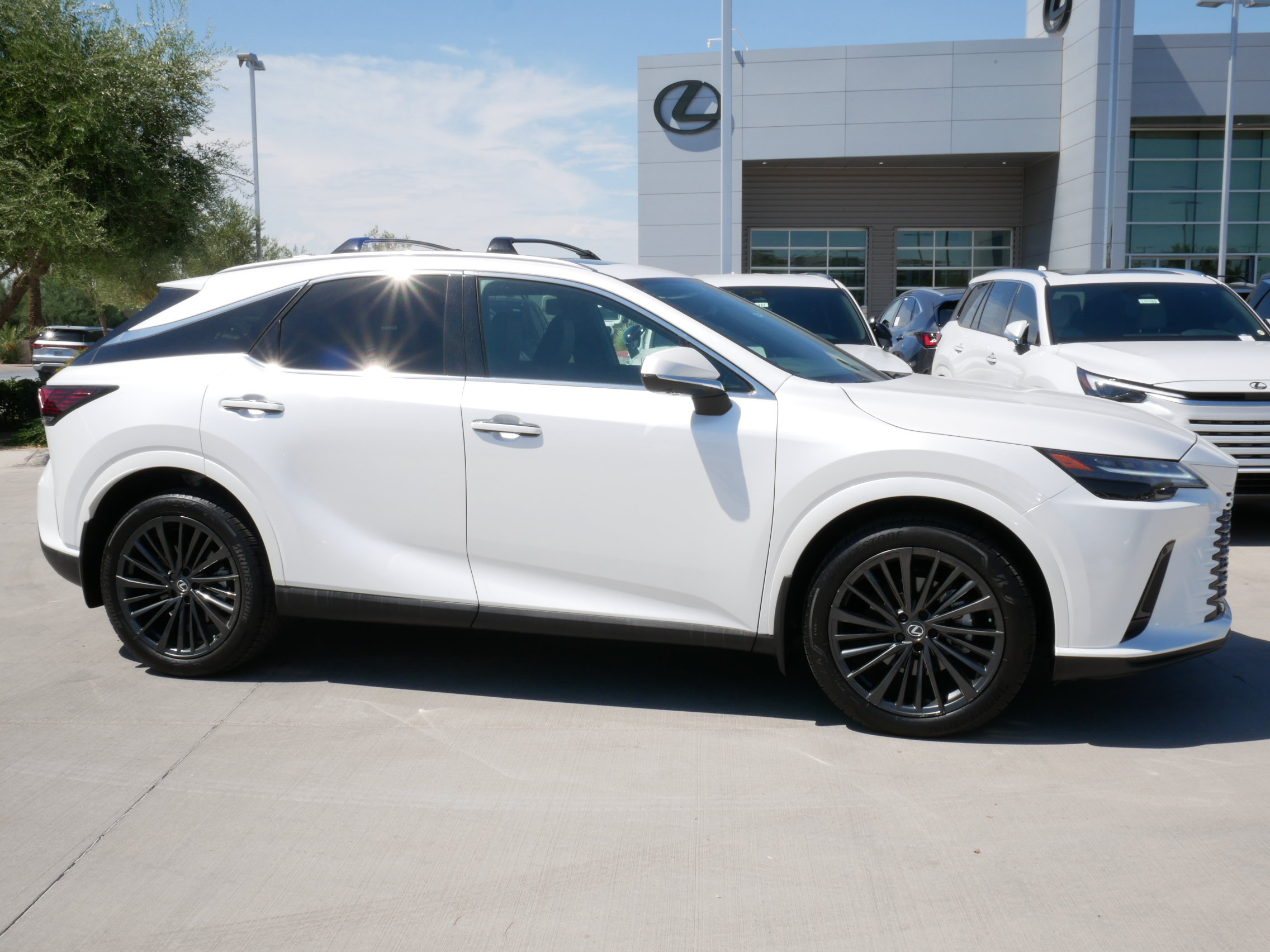 Used 2025 Lexus RX 350h AWD/4WD image 15