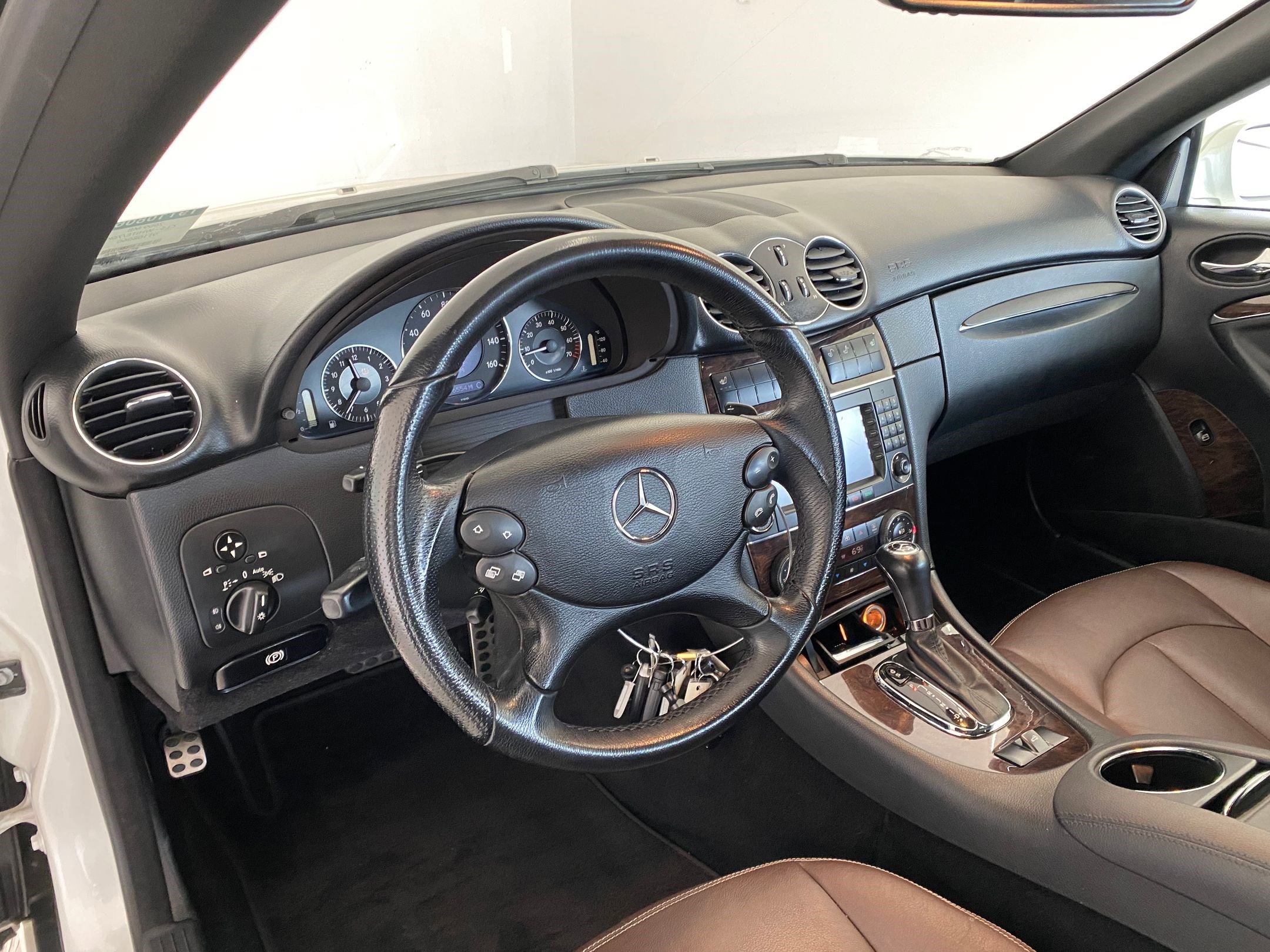 Used 2009 Mercedes-Benz CLK 350 Cabriolet image 4