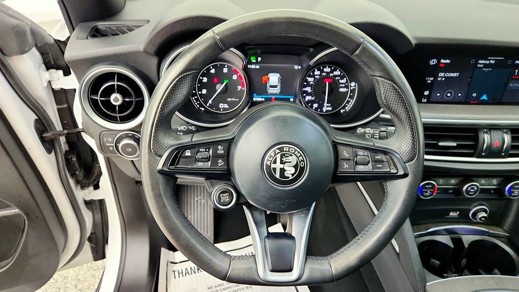 Used 2023 Alfa Romeo Stelvio Ti AWD/4WD image 13