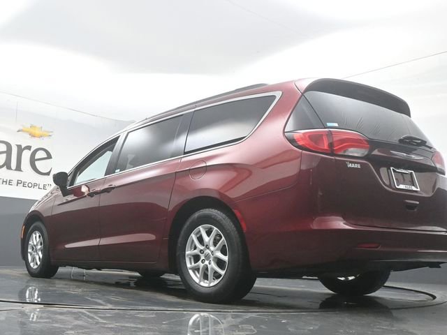 Used 2021 Chrysler Voyager Lxi image 5