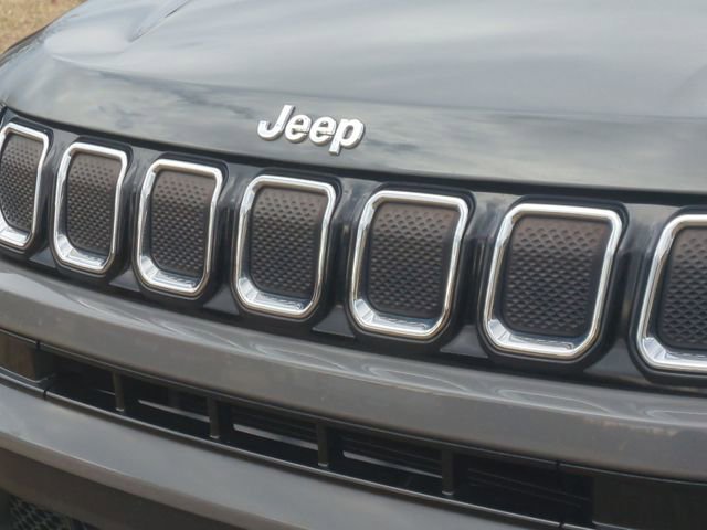 Used 2022 Jeep Compass Limited image 36