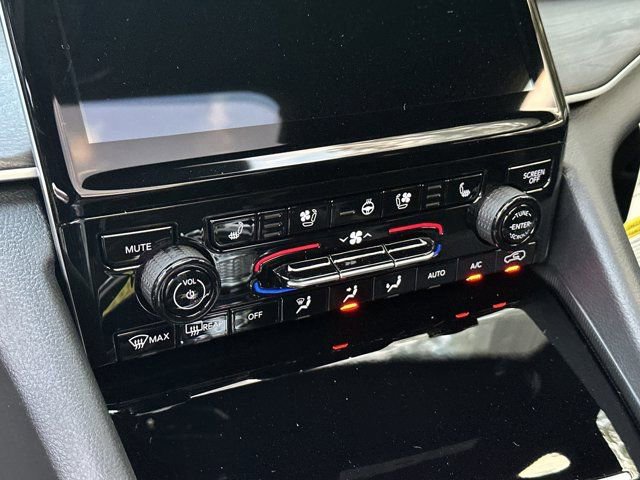 New 2025 Jeep Grand Cherokee Limited w/ Luxury Tech Group II image 26