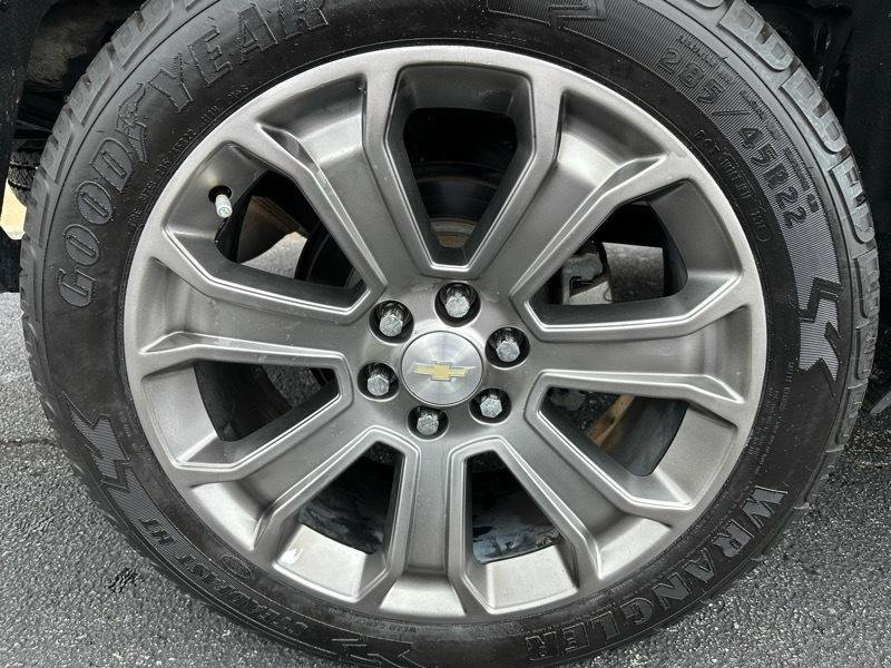 Used 2018 Chevrolet Silverado 1500 High Country RWD image 32