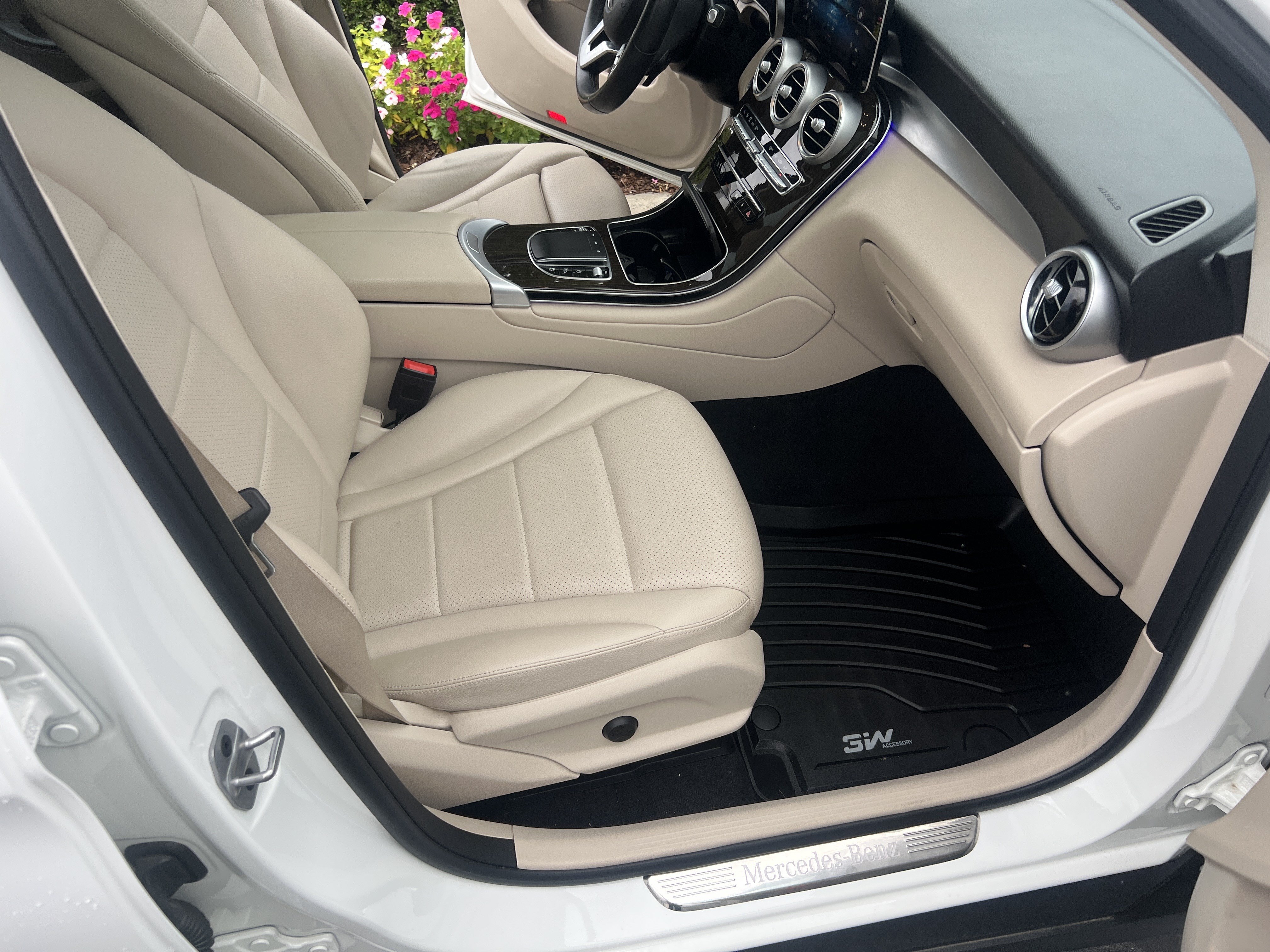 Certified 2022 Mercedes-Benz GLC 300 image 35