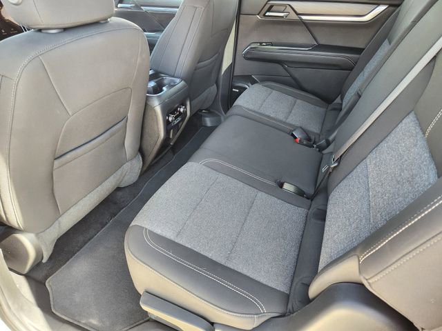 Used 2025 GMC Acadia Elevation image 29