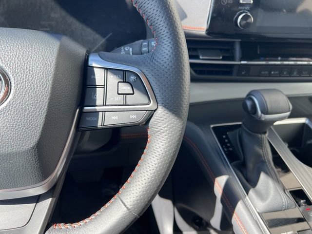 Used 2024 Toyota Sienna XSE image 18
