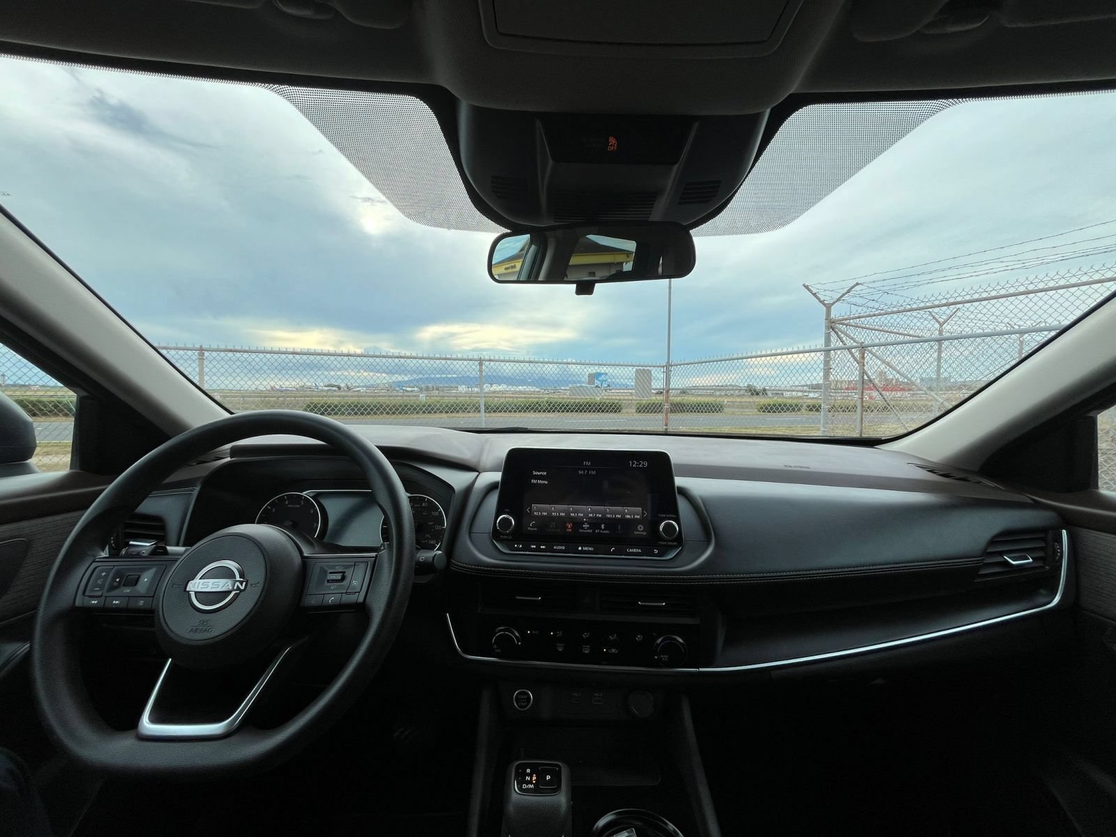 Used 2023 Nissan Rogue S FWD image 27