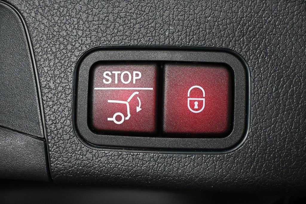 Certified 2023 Mercedes-Benz GLB 250 image 31