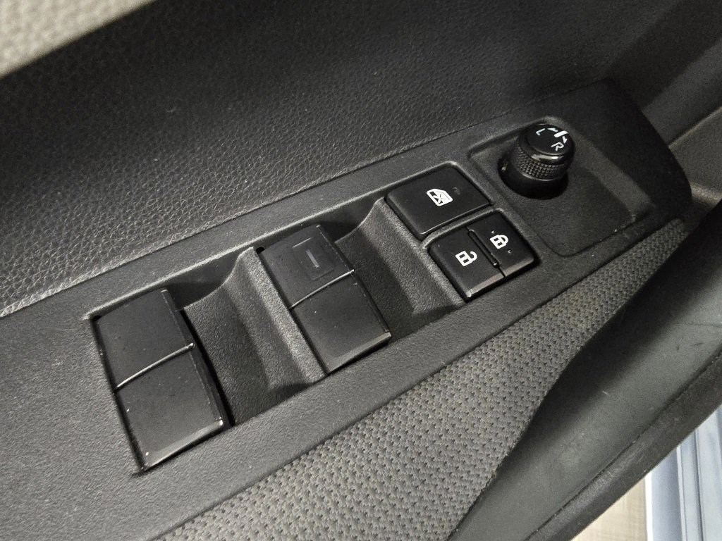 Used 2020 Toyota Corolla LE FWD image 23