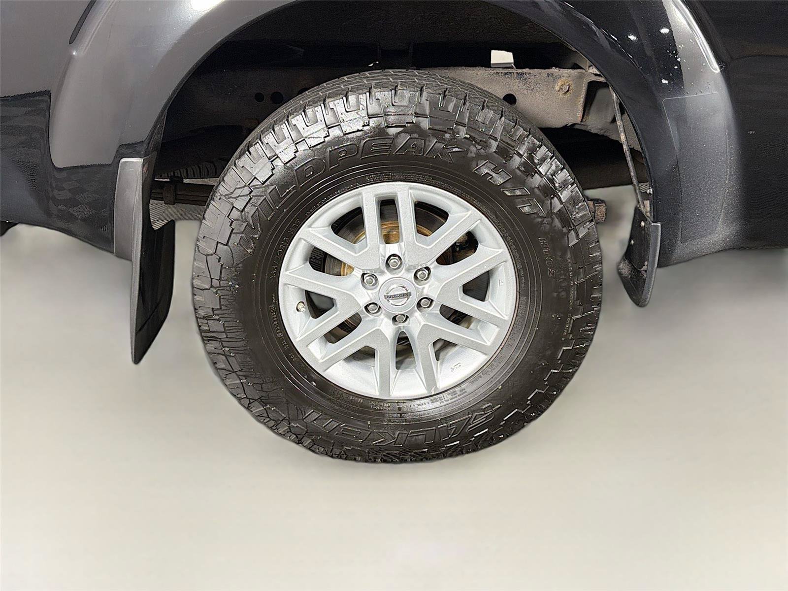Used 2015 Nissan Frontier SV AWD/4WD image 31