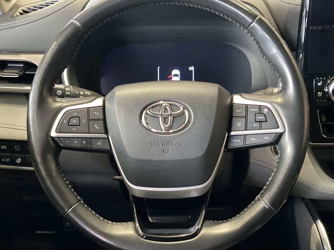 Used 2023 Toyota Highlander Limited AWD/4WD image 17