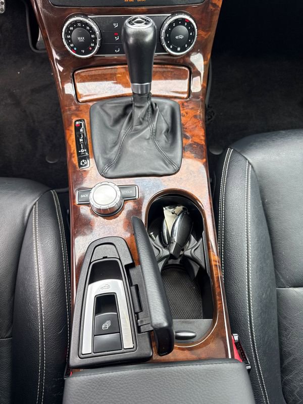 Used 2012 Mercedes-Benz SLK 350 image 24