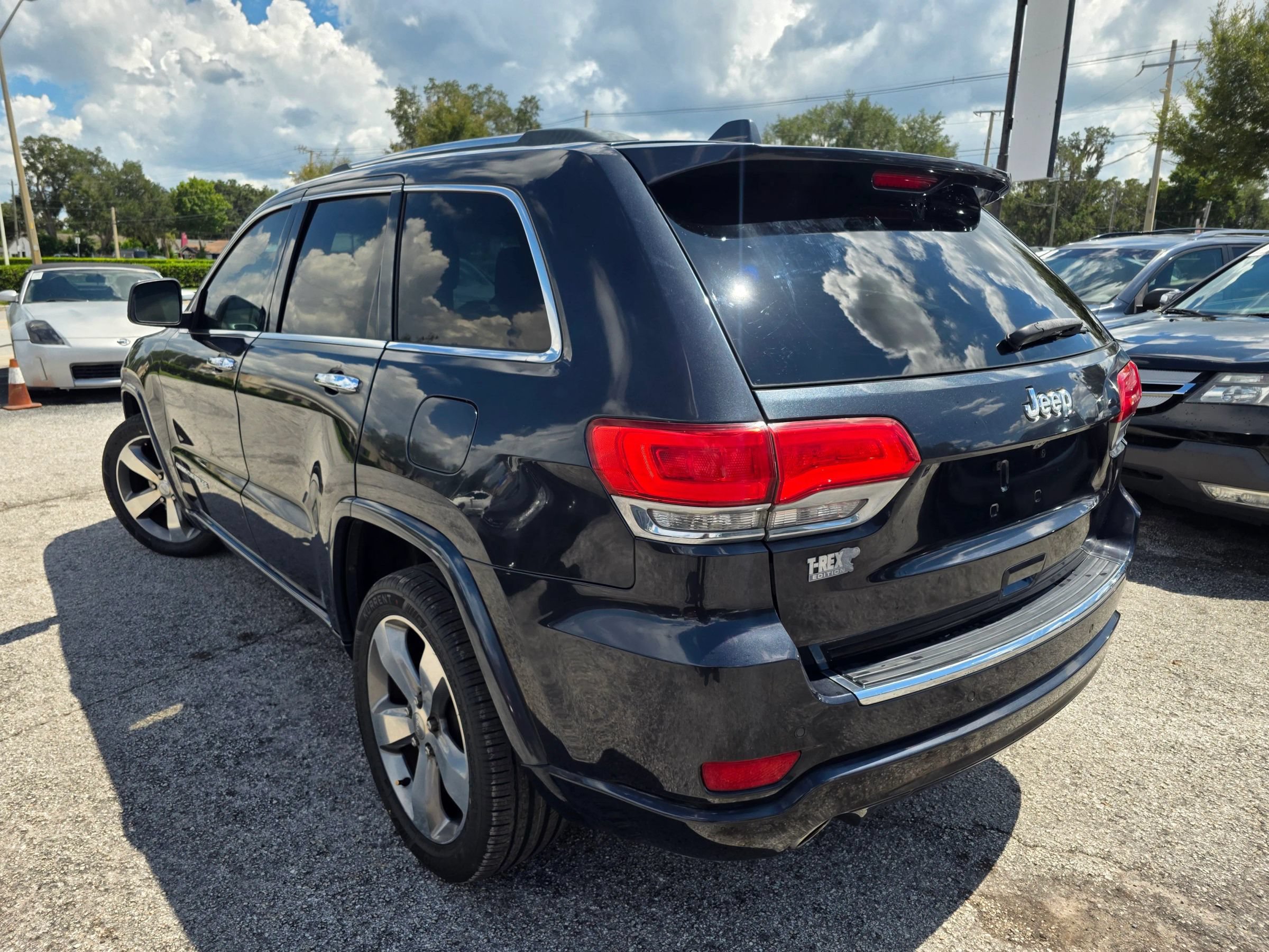 Used 2014 Jeep Grand Cherokee Overland w/ Advanced Technology Group RWD image 5
