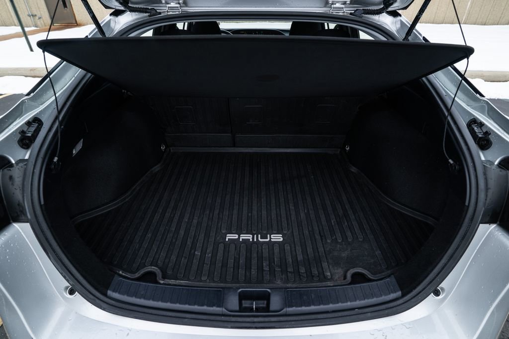 Used 2016 Toyota Prius Three image 33