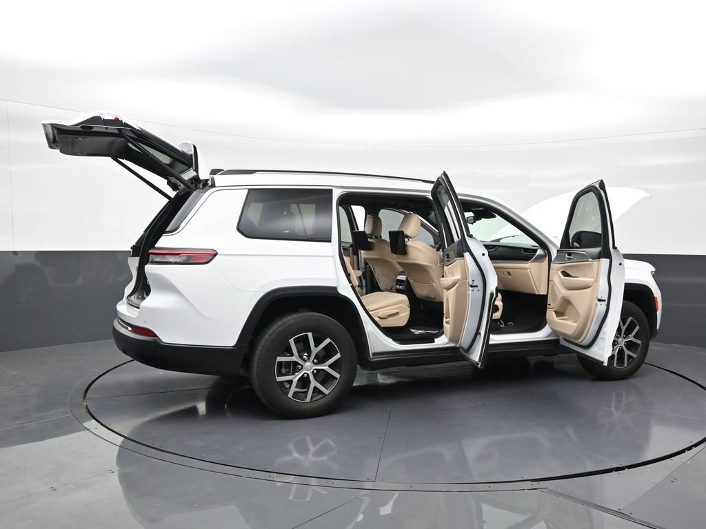 Used 2023 Jeep Grand Cherokee L Limited w/ Luxury Tech Group II AWD/4WD image 28