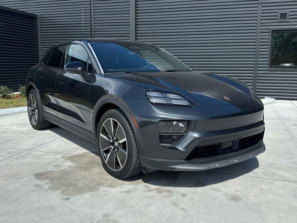 Certified 2024 Porsche Macan 4 Electric image 9