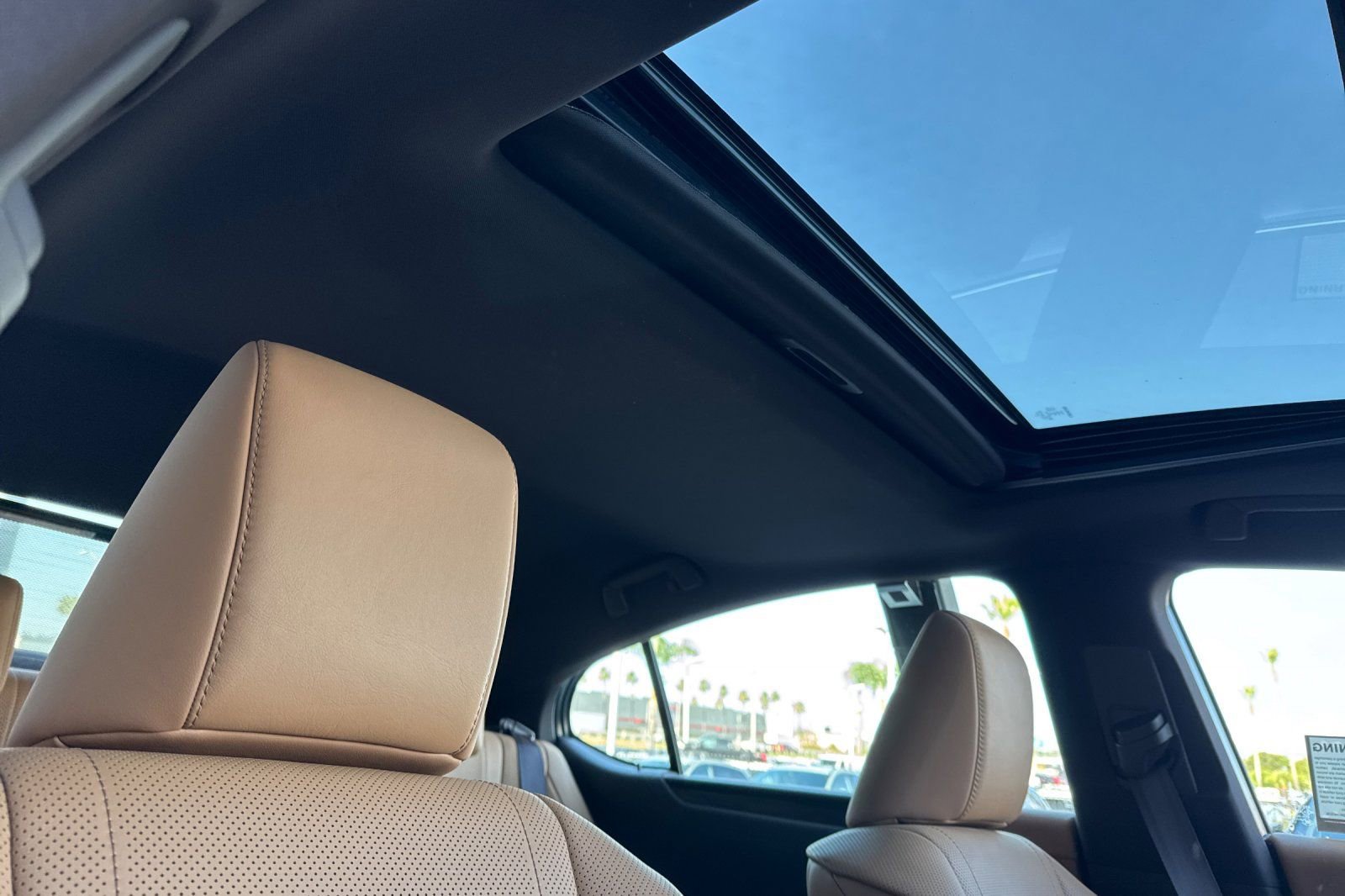 Used 2019 Lexus ES 300h w/ Accessory Package 2 image 17