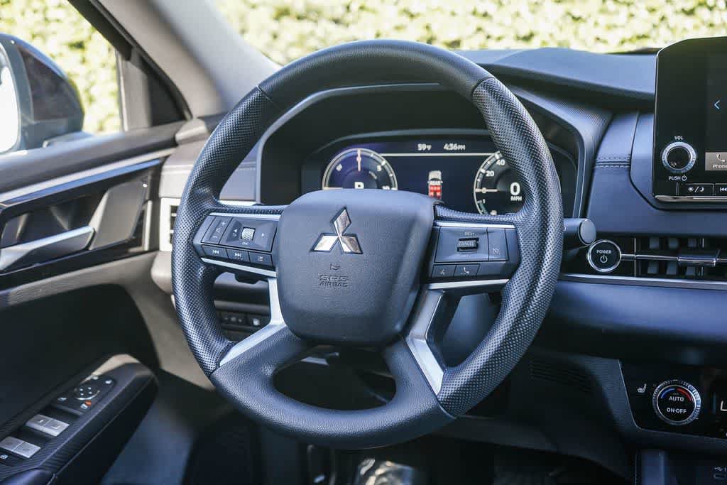 Used 2025 Mitsubishi Outlander ES AWD/4WD image 15