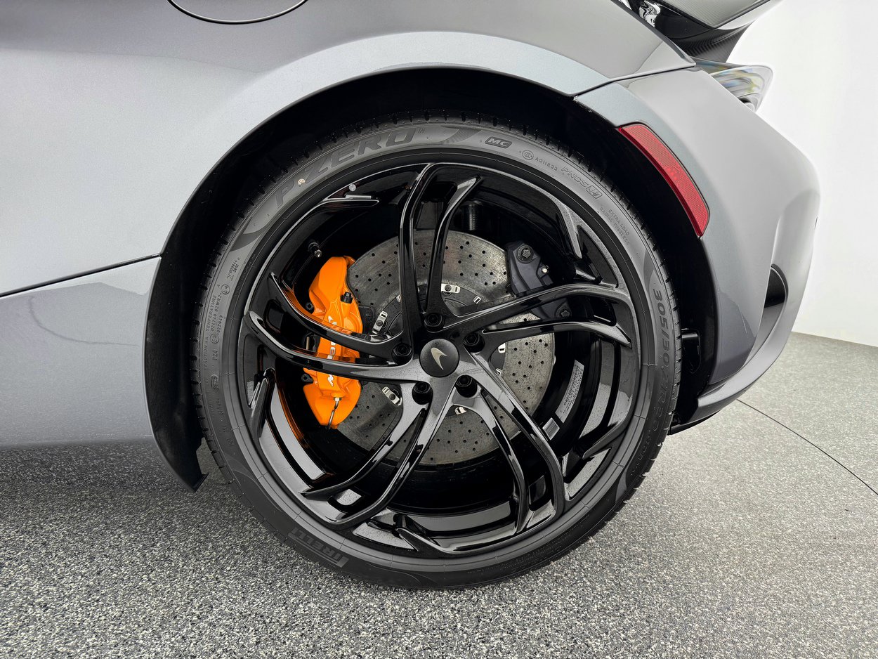 New 2026 McLaren 750S Spider RWD image 31