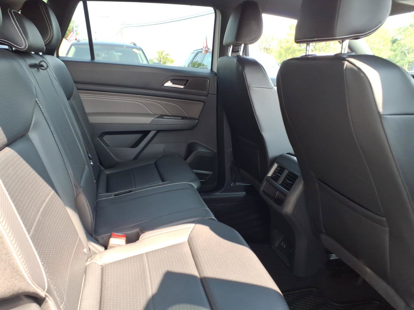 Certified 2022 Volkswagen Atlas Cross Sport SE AWD/4WD image 10