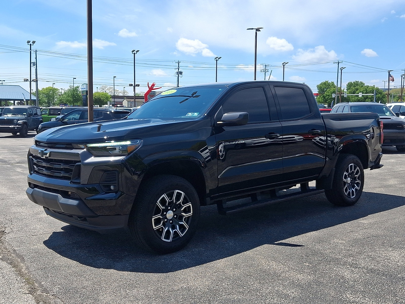 Used 2023 Chevrolet Colorado LT w/ LT Convenience Package III AWD/4WD image 4