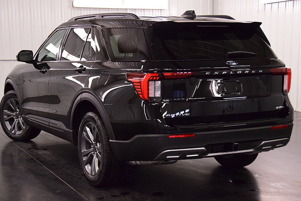 New 2026 Ford Explorer Active w/ Active Comfort Package image 5