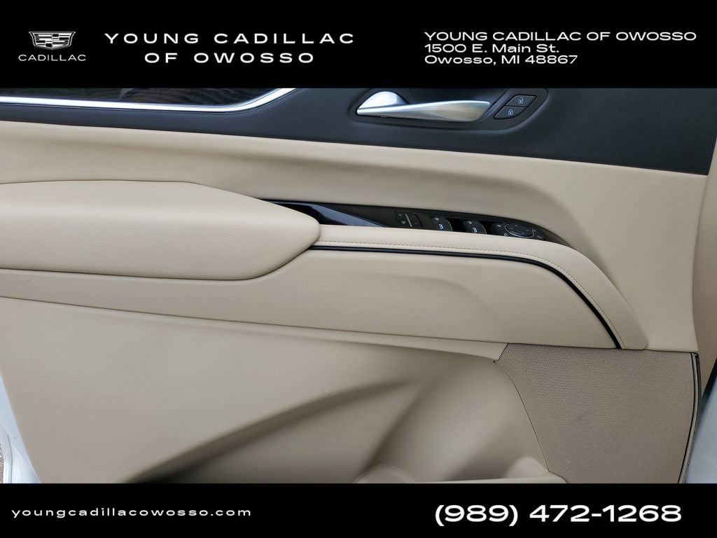 Used 2024 Cadillac Escalade Premium Luxury AWD/4WD image 23