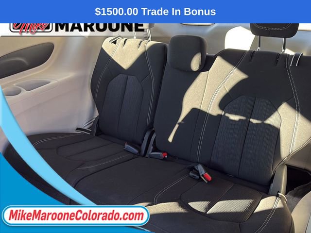 Used 2023 Chrysler Voyager LX image 15
