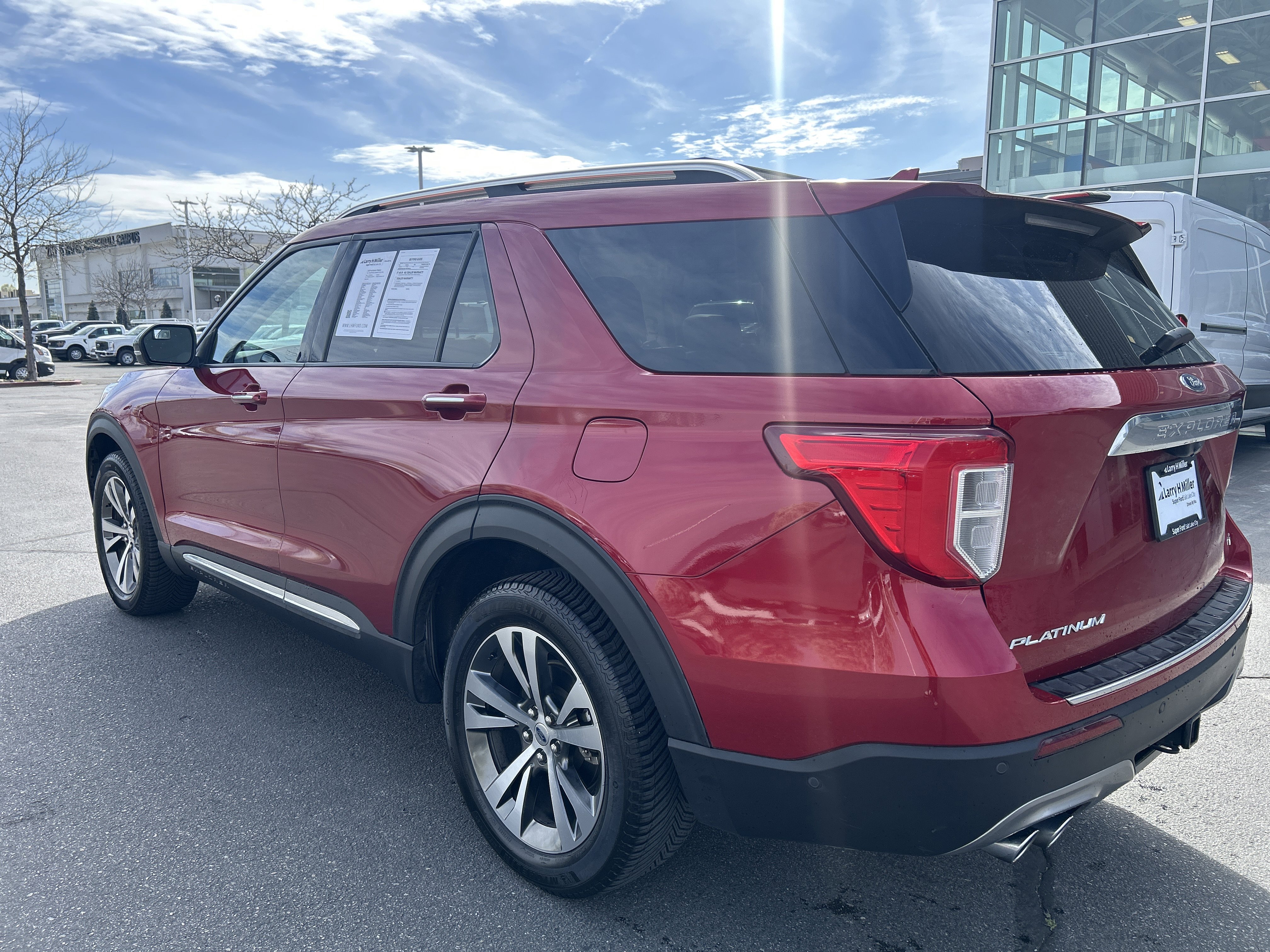 Certified 2020 Ford Explorer Platinum w/ Premium Technology Package image 3