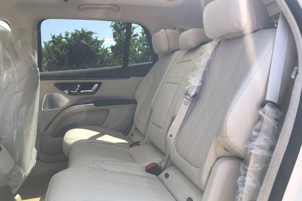 Used 2023 Mercedes-Benz EQS 450+ SUV image 11