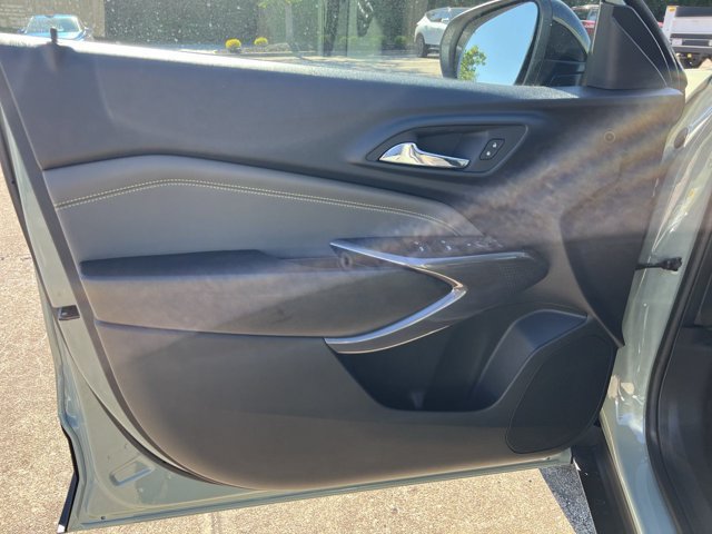 Used 2025 Chevrolet Trax ACTIV w/ Driver Confidence Package FWD image 23