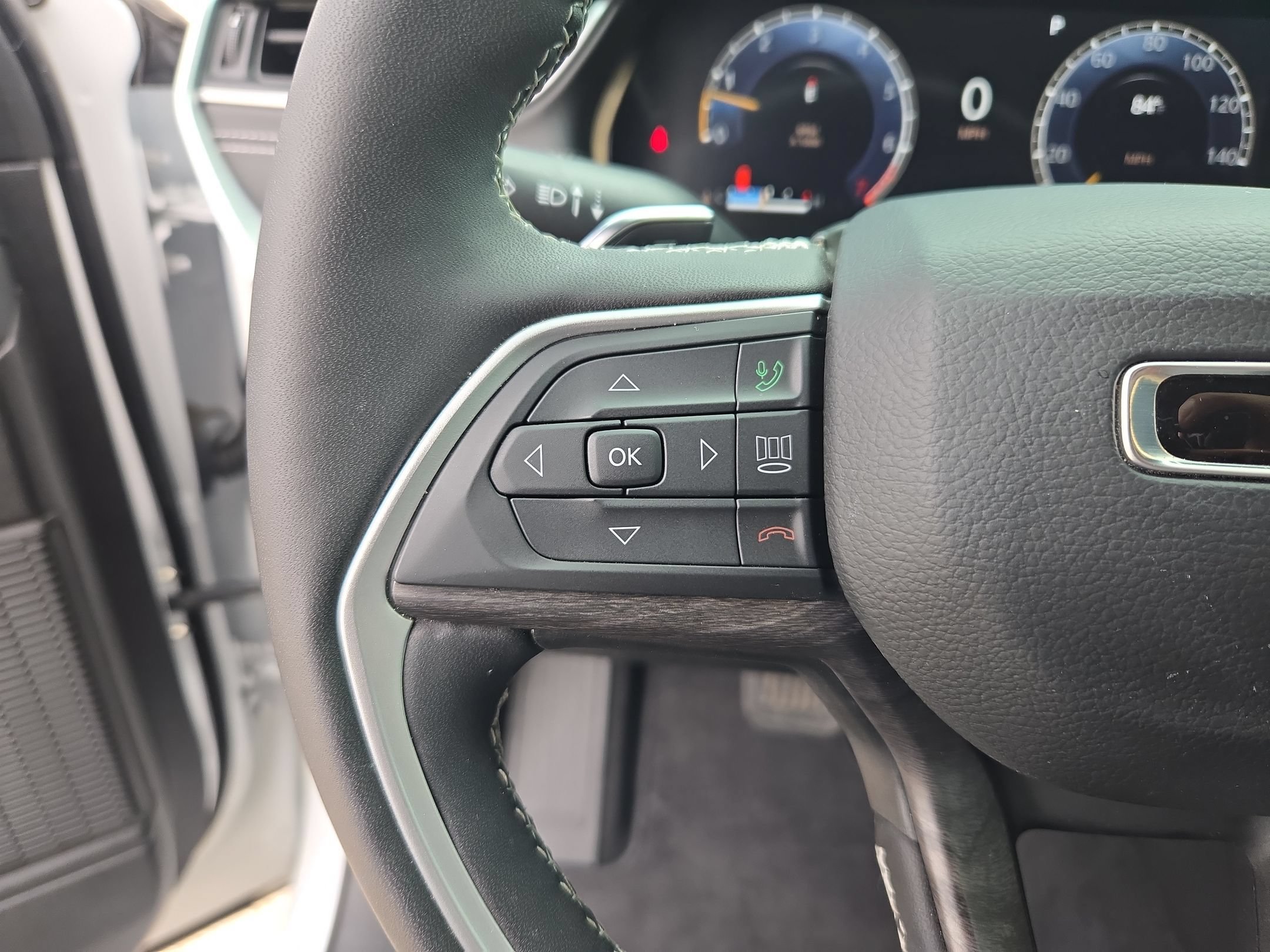 Used 2025 Jeep Grand Cherokee L Limited w/ Luxury Tech Group II RWD image 21