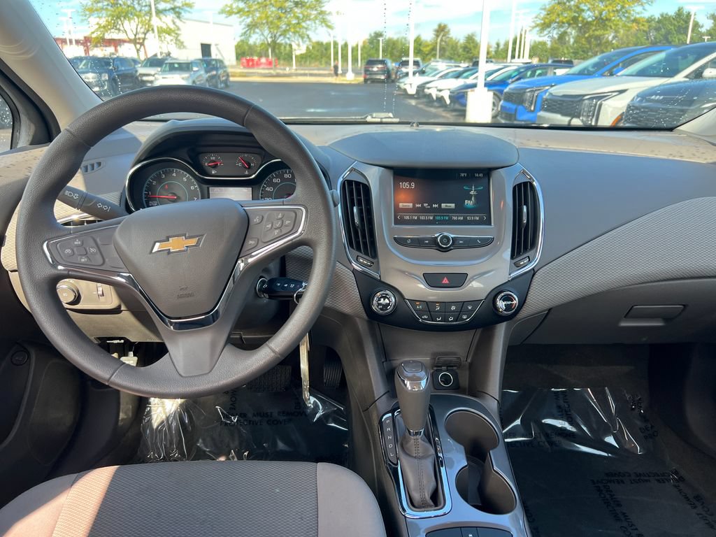Used 2017 Chevrolet Cruze LT w/ RS Package FWD image 11
