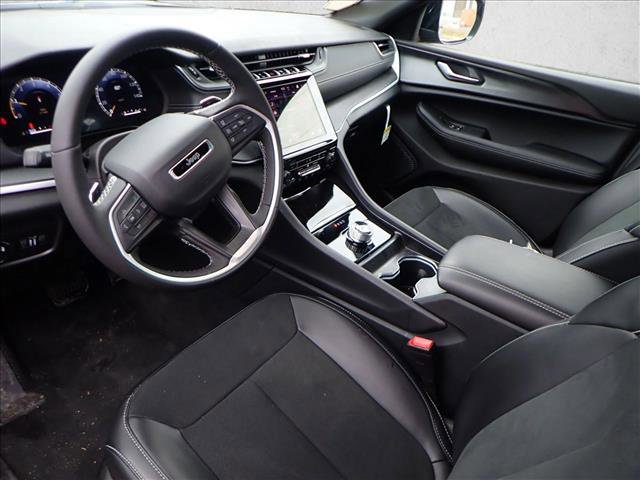 New 2025 Jeep Grand Cherokee L Laredo AWD/4WD image 10