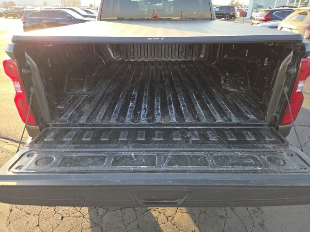 Used 2022 Chevrolet Silverado 2500 Custom w/ Custom Value Package image 22