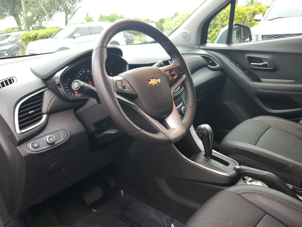 Used 2022 Chevrolet Trax LT w/ Sport Edition FWD image 20