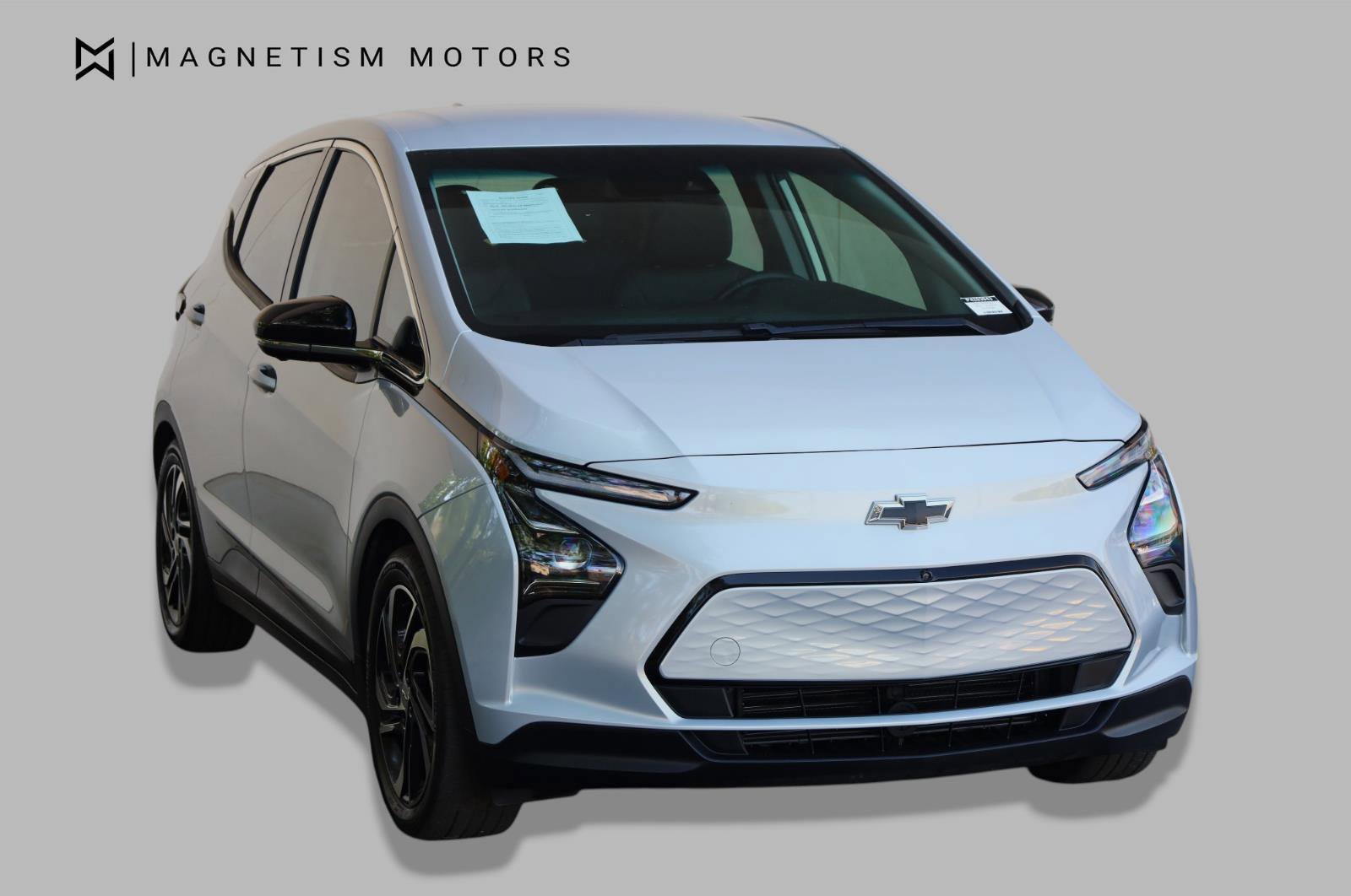 Used 2023 Chevrolet Bolt LT w/ Infotainment Package FWD image 5