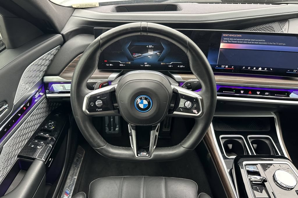 Used 2023 BMW i7 xDrive60 AWD/4WD image 15