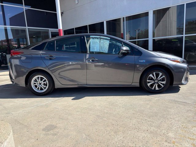 Used 2019 Toyota Prius Prime Plus w/ Carpet Mat Package FWD image 2