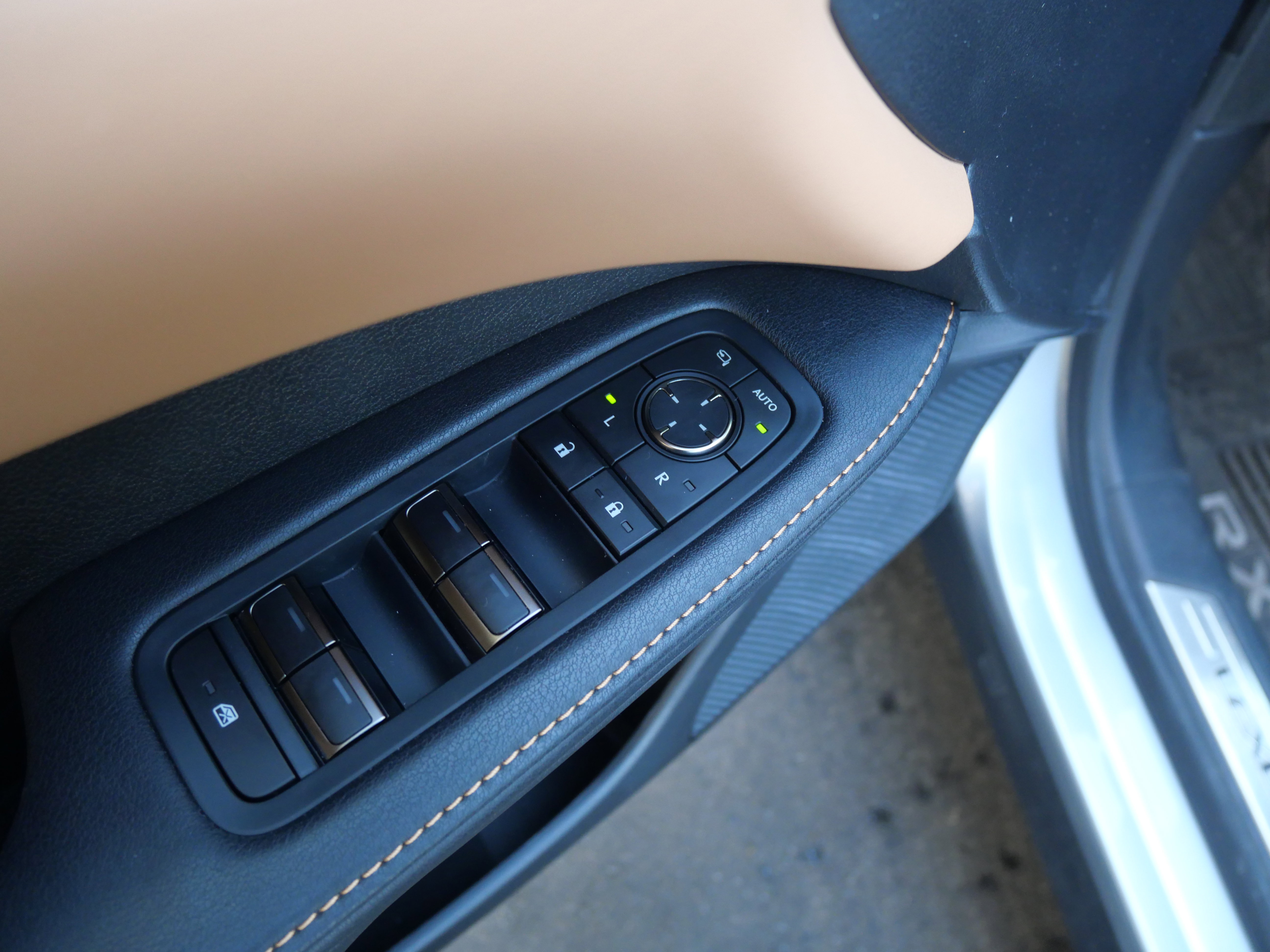 Certified 2024 Lexus RX 350h image 8