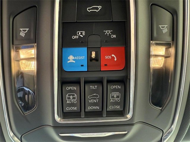 New 2025 Jeep Grand Cherokee L Limited w/ Black Appearance Package image 31