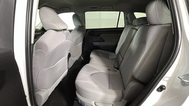 Used 2023 Toyota Highlander L FWD image 26