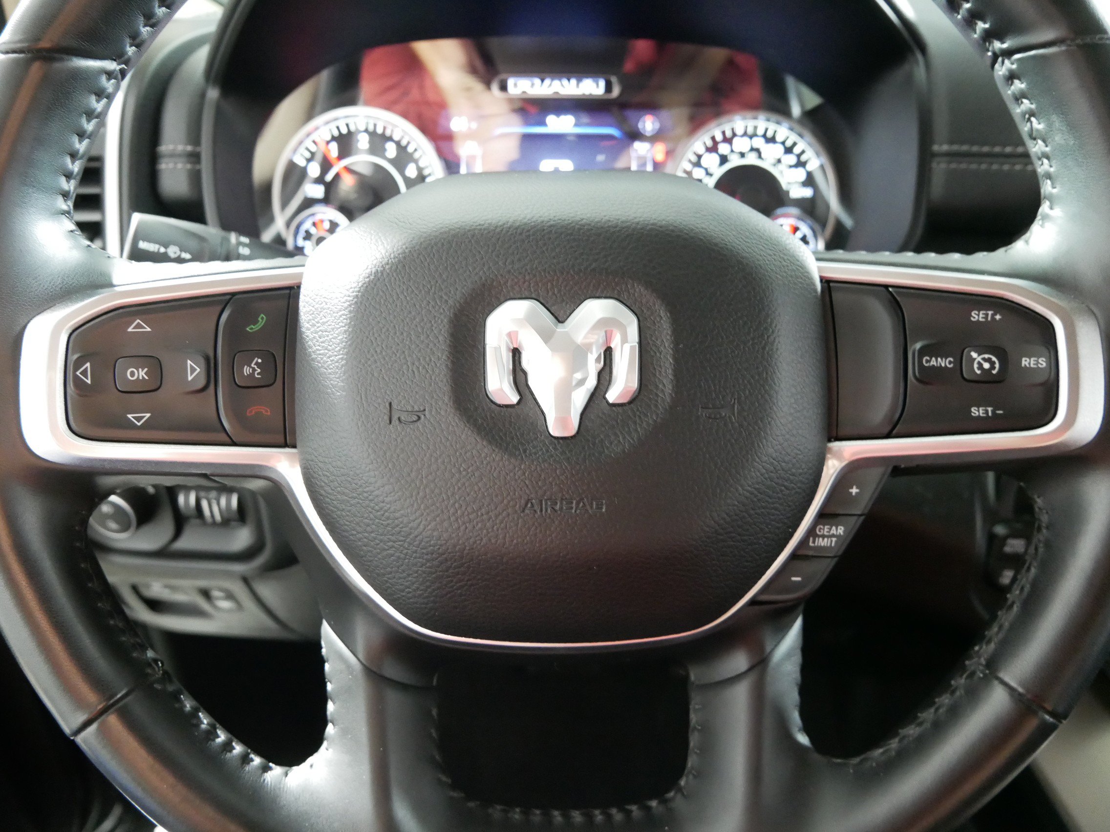 Used 2021 RAM 1500 Laramie AWD/4WD image 25