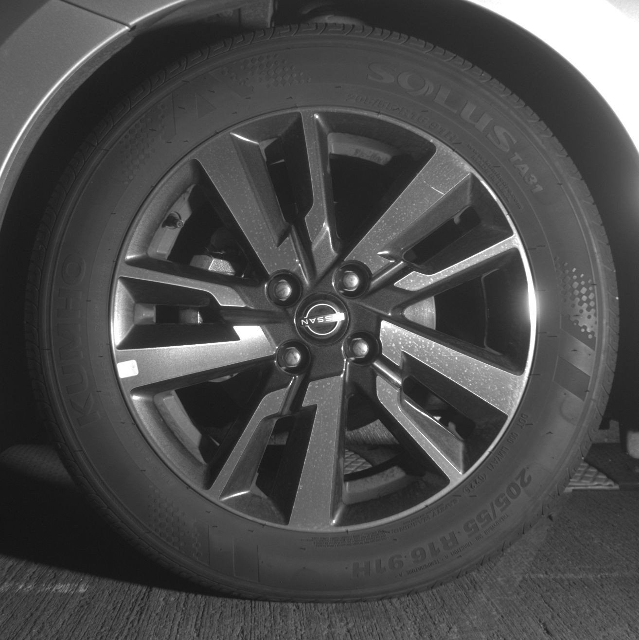 Used 2025 Nissan Versa SV FWD image 12