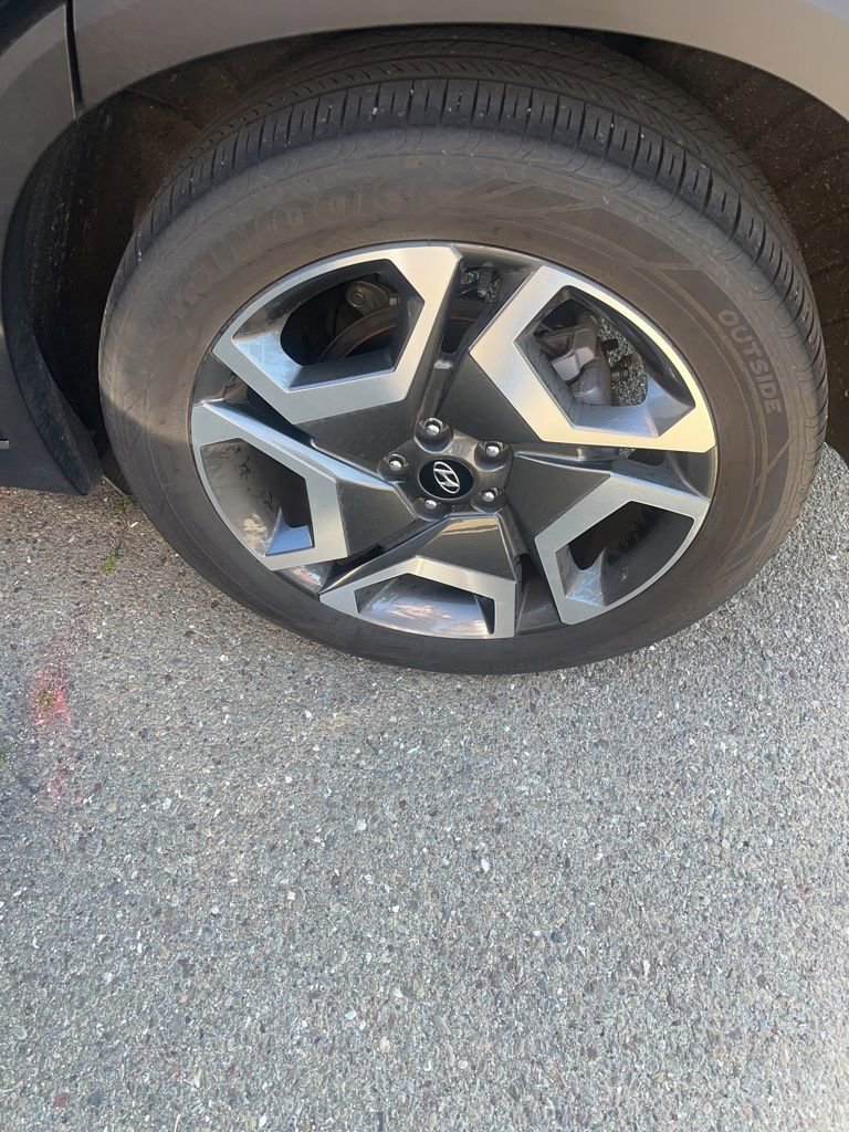 Used 2024 Hyundai Palisade Limited image 3