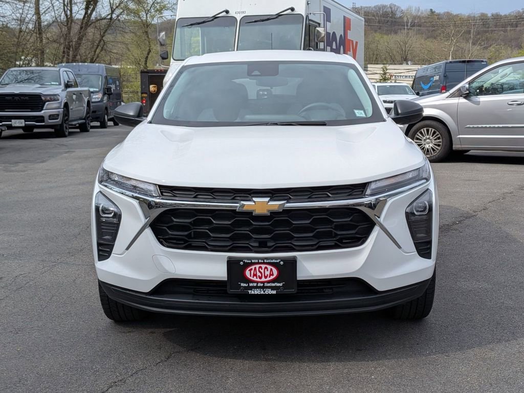 Used 2024 Chevrolet Trax LS FWD image 10