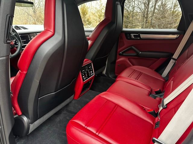 Used 2023 Porsche Cayenne S Platinum image 21