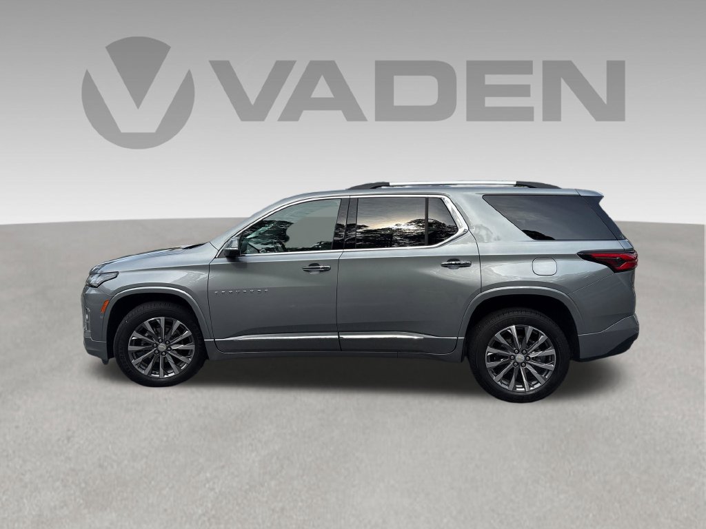 Used 2023 Chevrolet Traverse Premier FWD image 24