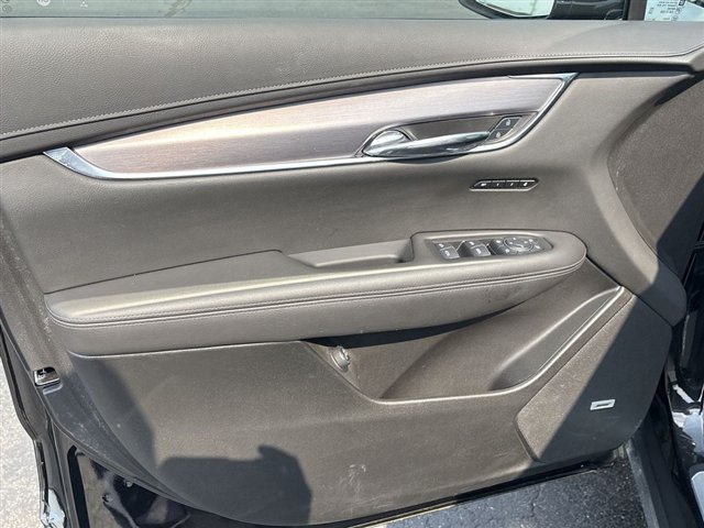Certified 2025 Cadillac XT6 Luxury AWD/4WD image 23