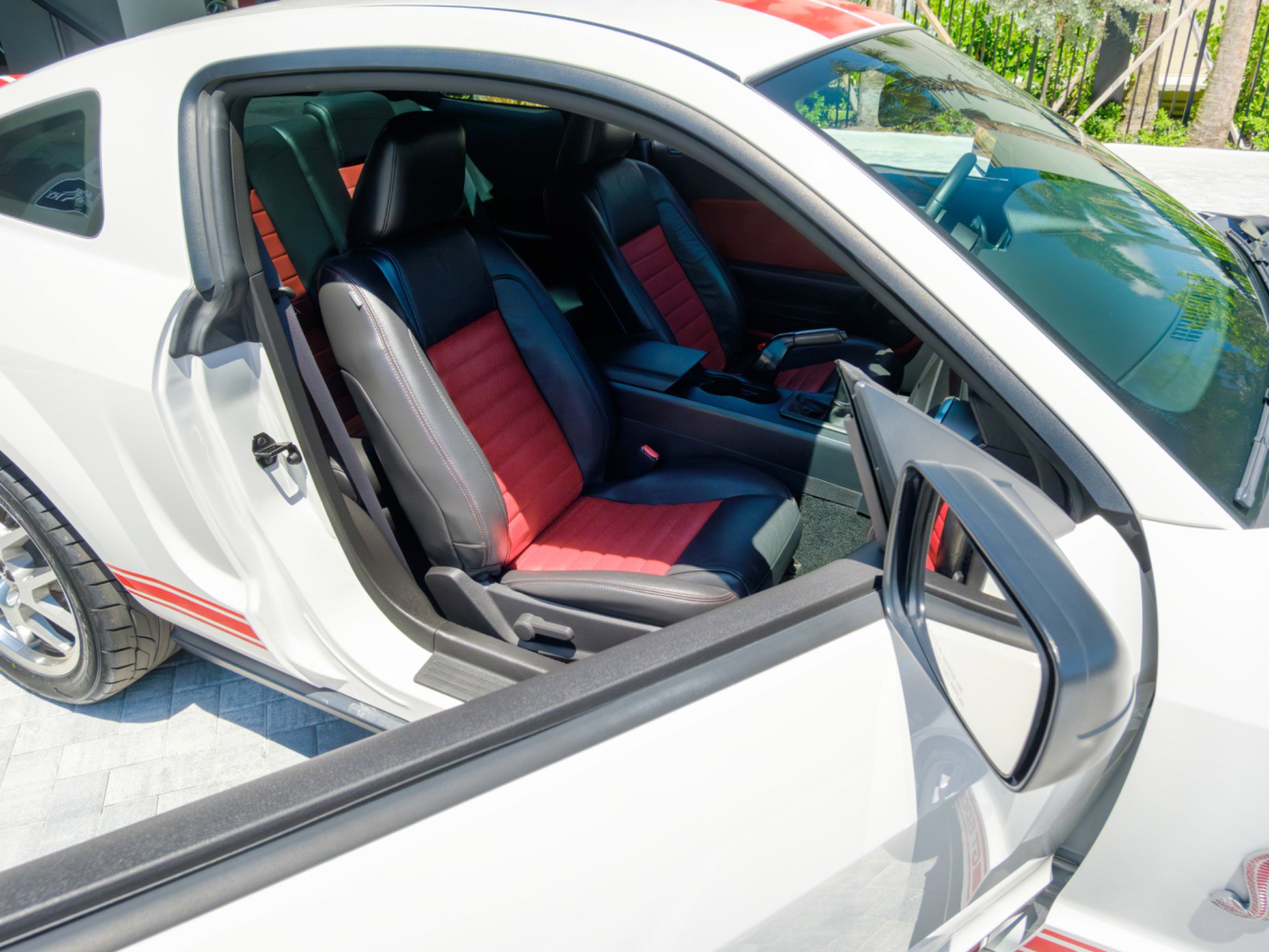 Used 2007 Ford Mustang Shelby GT500 RWD image 33